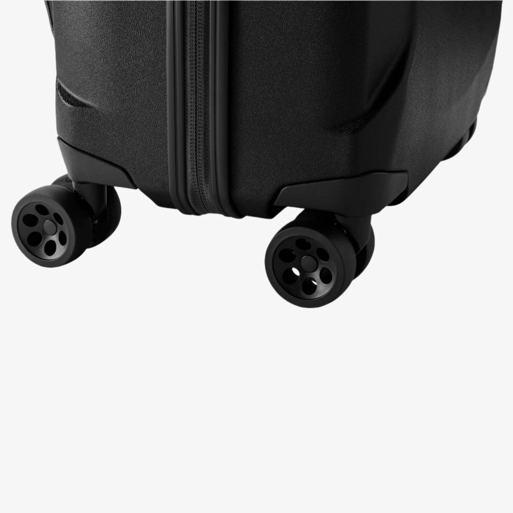 Tarmac 4-Wheel 26" Luggage - Image 17